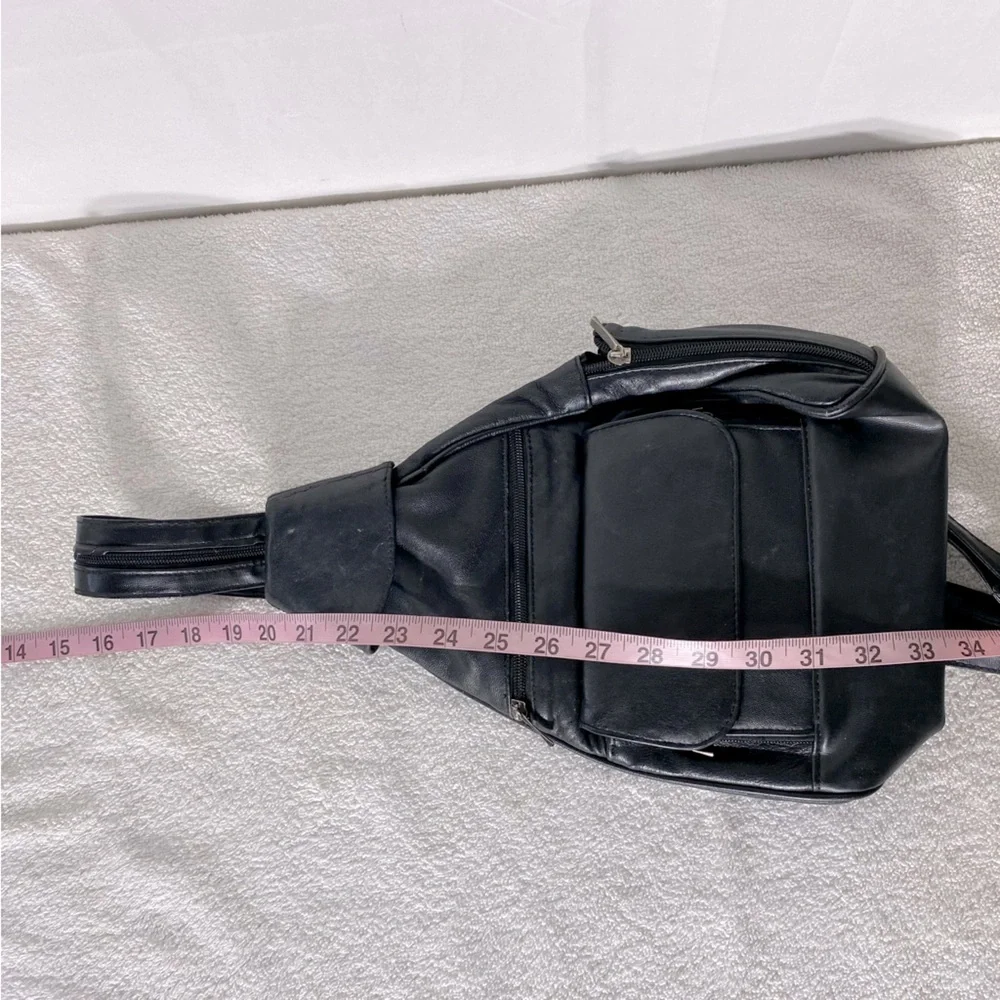 Vintage Black Faux Leather Convertible Shoulder Bag  Backpack - Picture 15 of 16